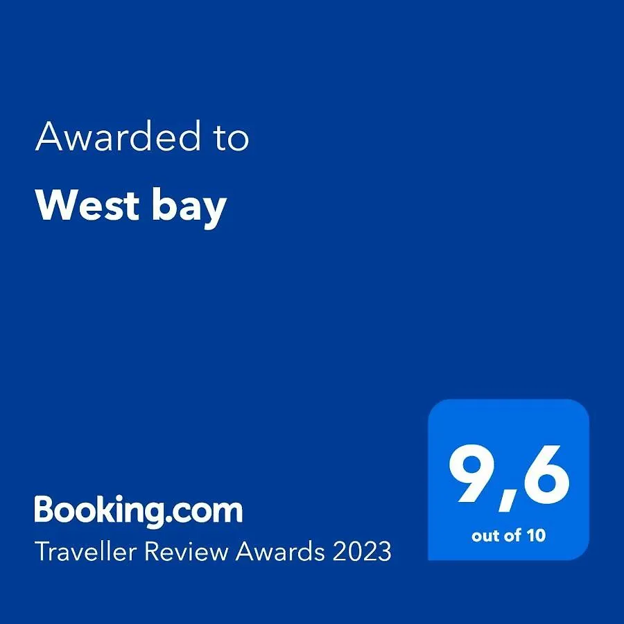 アパート マントンWest Bayアパートメント